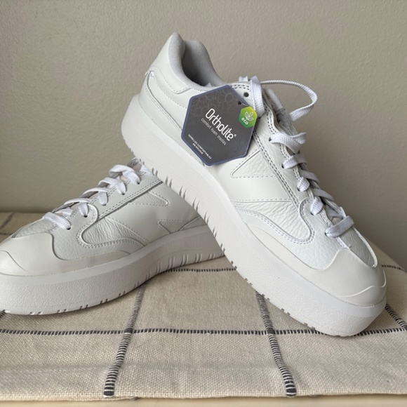 New Men’s White New Balance CT300 - Picture 3 of 7